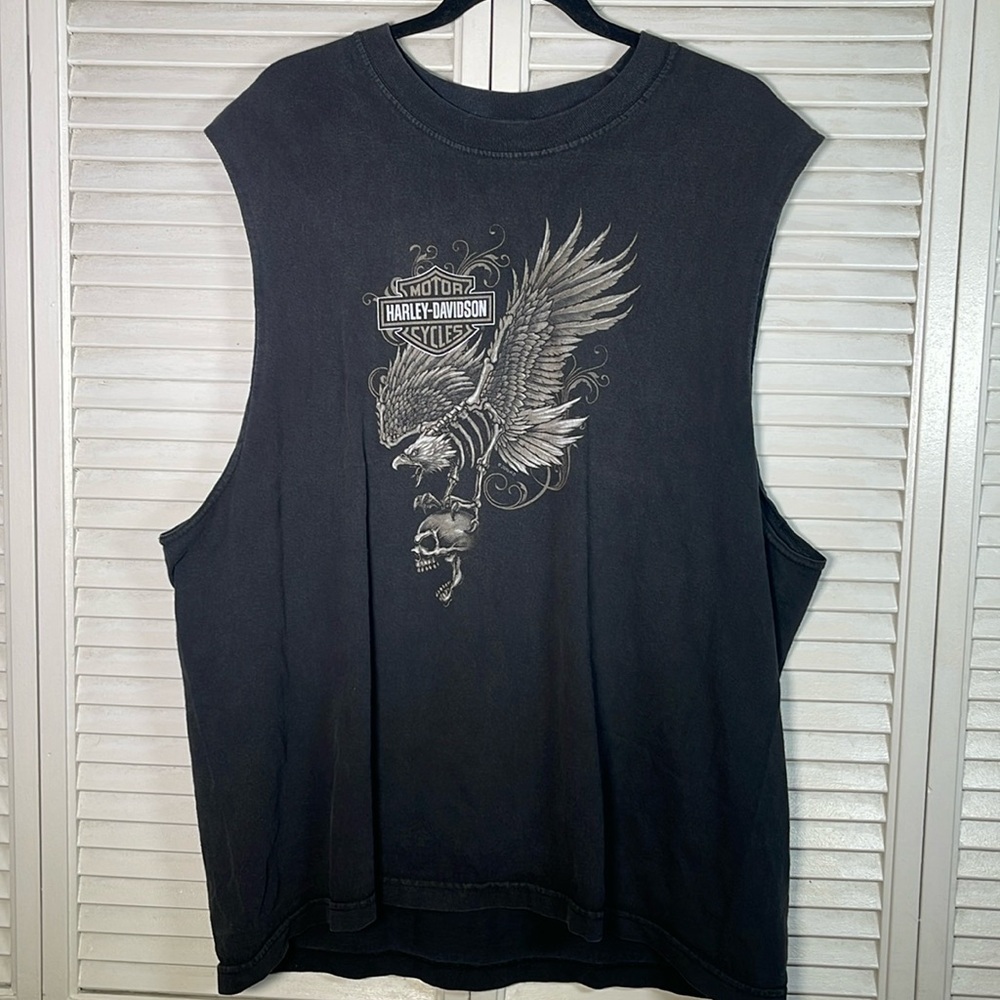 Harley Davison, Maui Hawaii, sleeveless t shirt. Size: 2XL.
